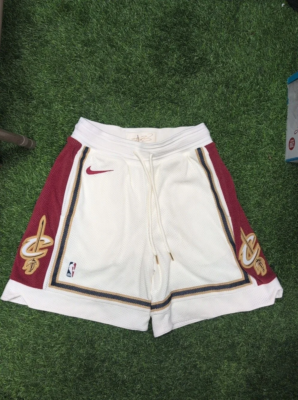 Nike Mens LeBron Dri-FIT NBA Cleveland Cavaliers Forever King Shorts Size M NWOT